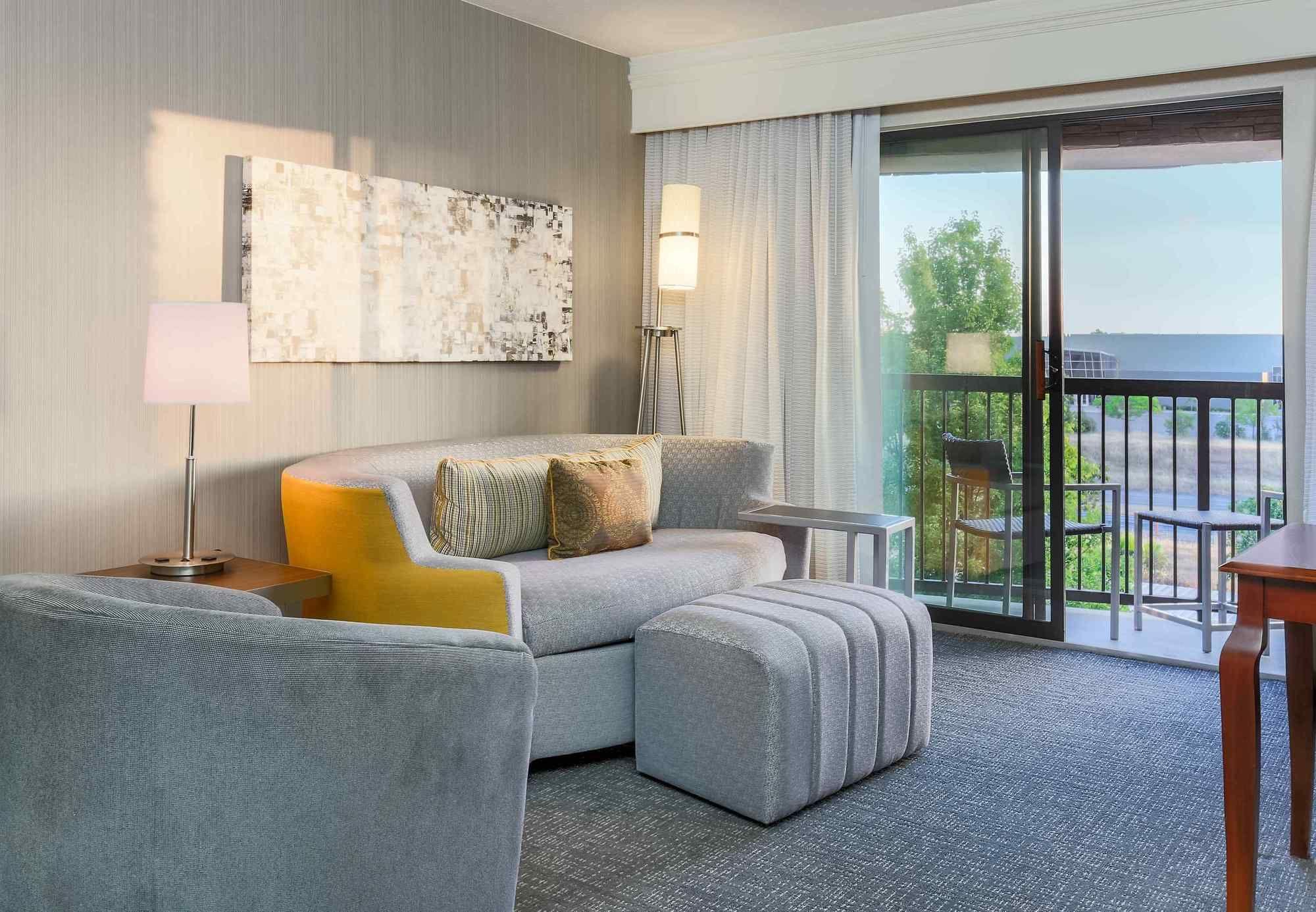 Courtyard By Marriott Roseville Galleria Mall/Creekside Ridge Drive Екстер'єр фото