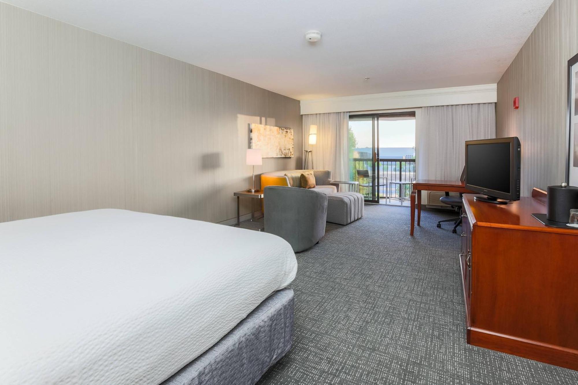 Courtyard By Marriott Roseville Galleria Mall/Creekside Ridge Drive Екстер'єр фото