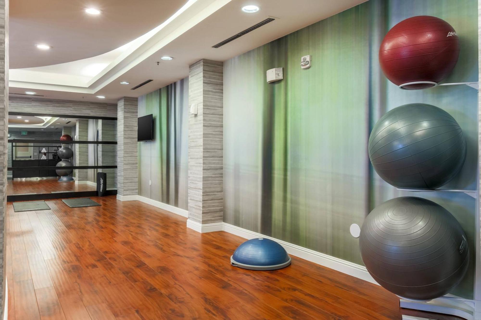 Courtyard By Marriott Roseville Galleria Mall/Creekside Ridge Drive Екстер'єр фото