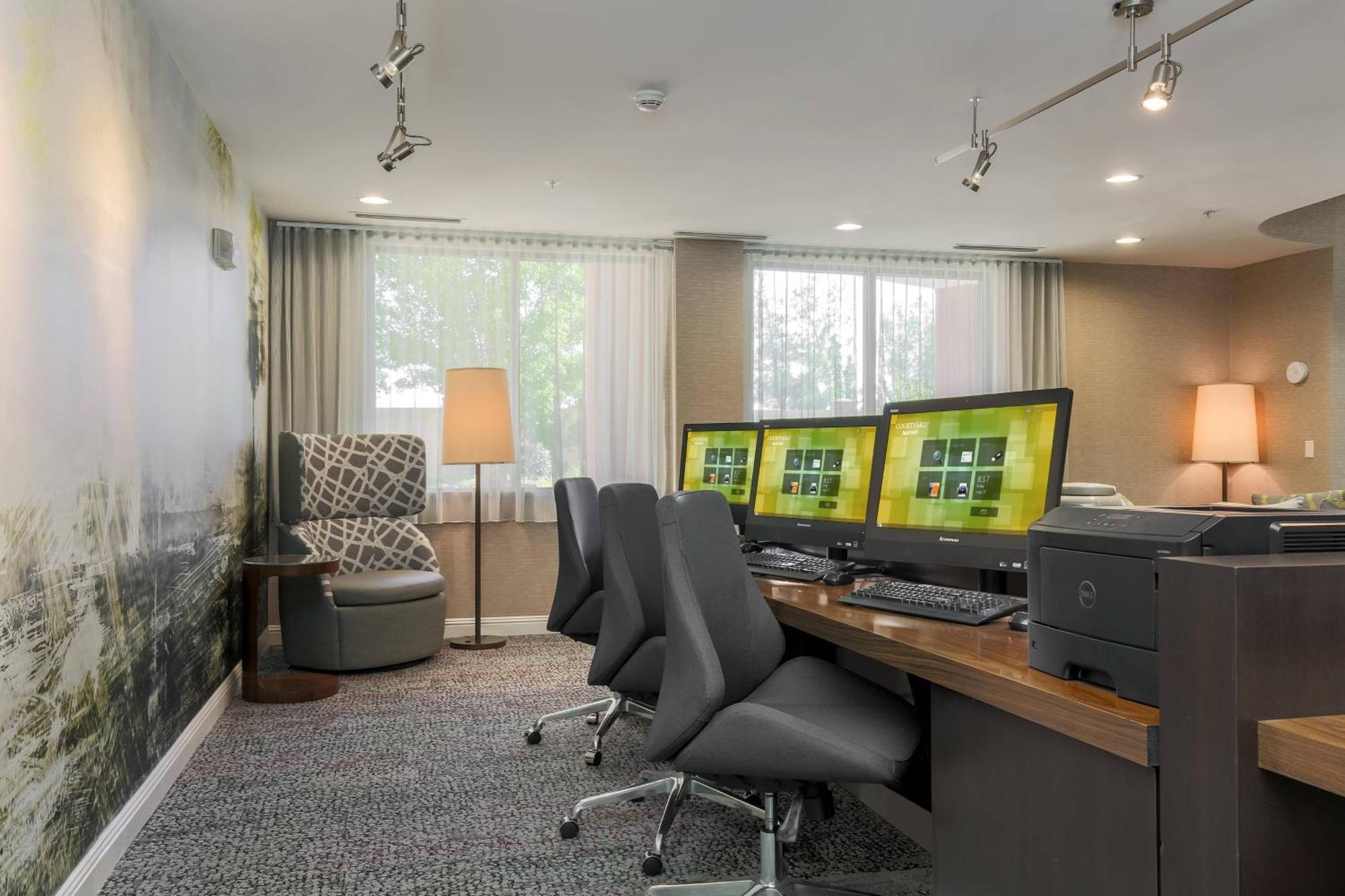 Courtyard By Marriott Roseville Galleria Mall/Creekside Ridge Drive Екстер'єр фото